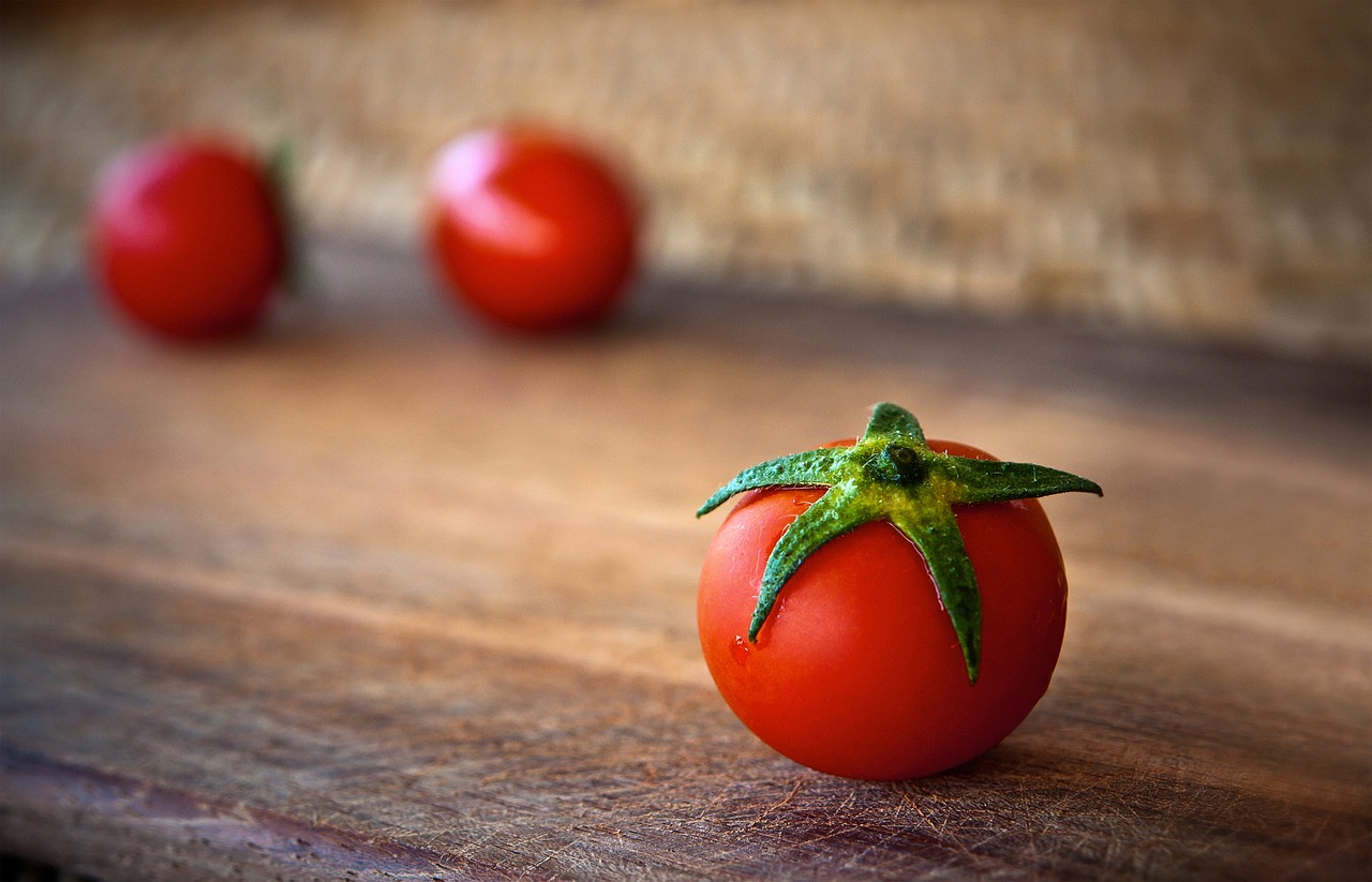 ¿Cuándo poner palos a los tomates?