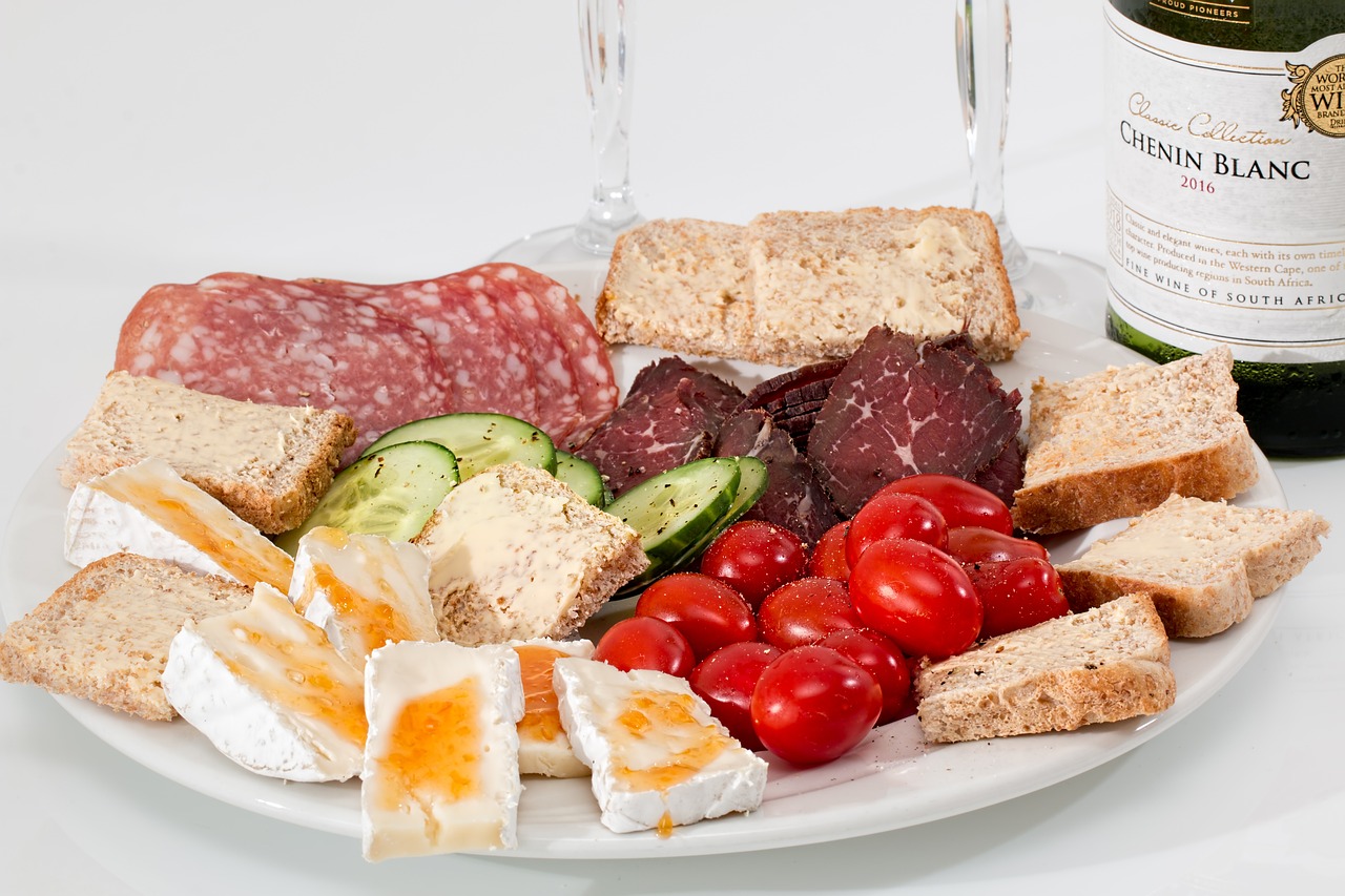 ¿Cómo alimentar a un bebé gorrión?