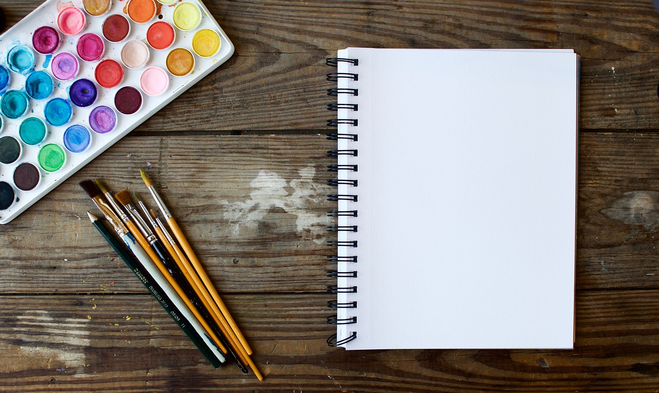 ¿Qué pintura se usa para pintar flores secas?